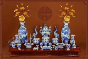 Bộ đồ thờ gốm sứ gồm những gì?