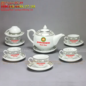Chọn ấm chén làm quà tặng sao cho đẹp và thiết thực